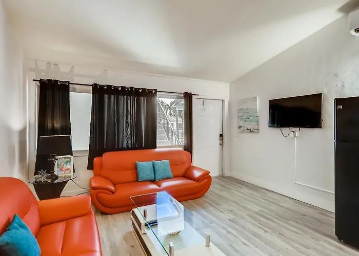 Coral Sands 1Br/1Ba Close 2 Beach!